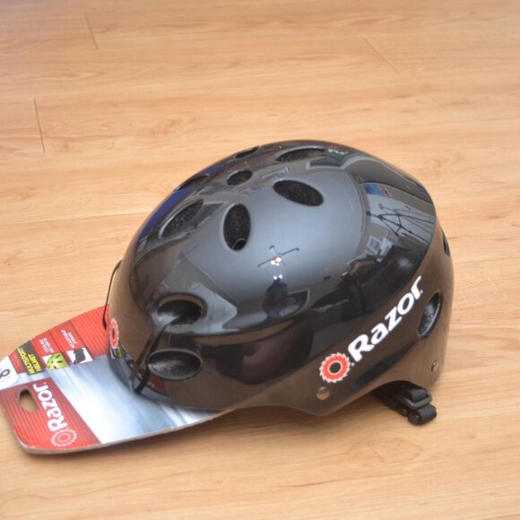 Razor Kids Multi Sport Helmet Age 8+ - Picture 2 of 4